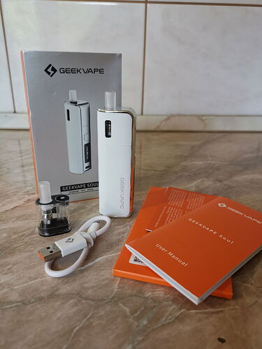 Geekvape Soul AIO POD - Box Contents