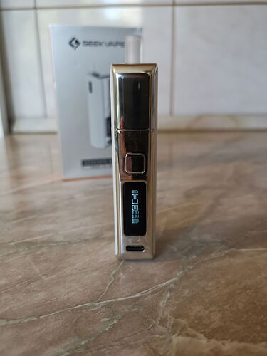 Geekvape Soul AIO POD - Fire Button and Display