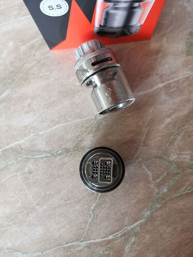 Hellvape Fat Rabbit Solo 2 RTA - Postless deck