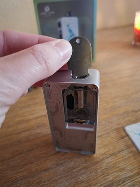 Lost Vape Centaurus B60 AIO - Key for removing the tank