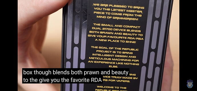 The image shows a new, small, and compact box featuring a dual 21700 device, promising a combination of brawn and beauty for vapers. (Subtitled with AI)