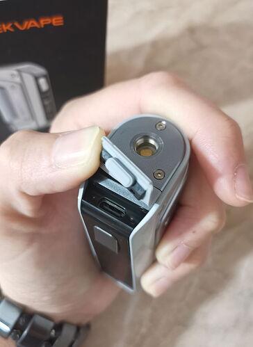 Geekvape Aegis Solo 3 - USB Connector