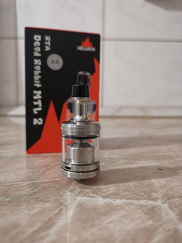 Hellvape Dead Rabbit MTL 2 RTA - The bayonet lock deck