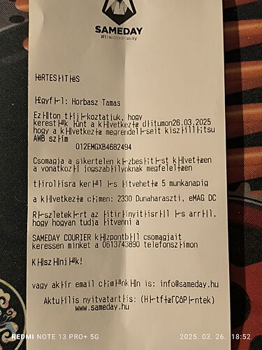A képen egy házhoz szállítást igazoló nyugta látható, amely tartalmazza a címzett nevét, a dátumot és a szolgáltatás részleteit. (Feliratozva AI-val)