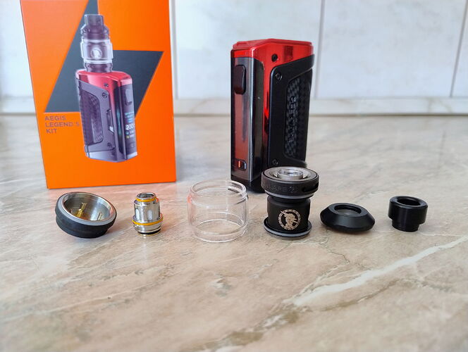 Geekvape Aegis Legend 5 Kit - Z Sub Ohm Tank in the Set